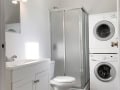 m_bachelor-bathroom3