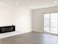m_bachelor-familyroom1