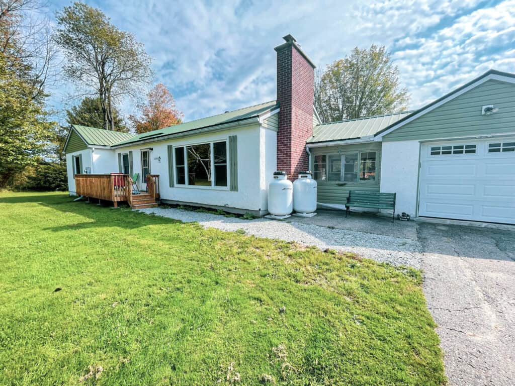 Midland 3 Bed, 1 Bath Home Situated on 7 Acres of Land Renaissance