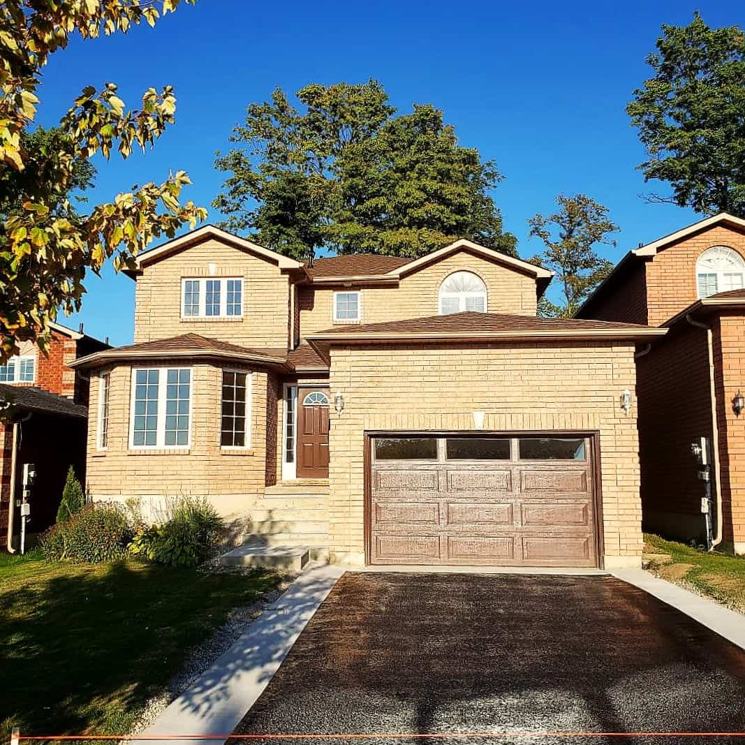 South Barrie 4 Bed, 2.5 Bath Home, Pricilla's Place Renaissance