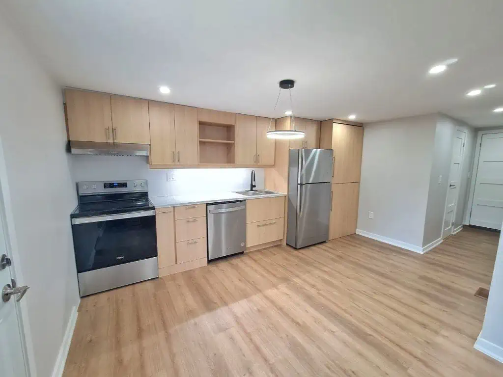 Midland 2 Bed, 1 Bath Triplex Unit, Harbourview Dr. Renaissance